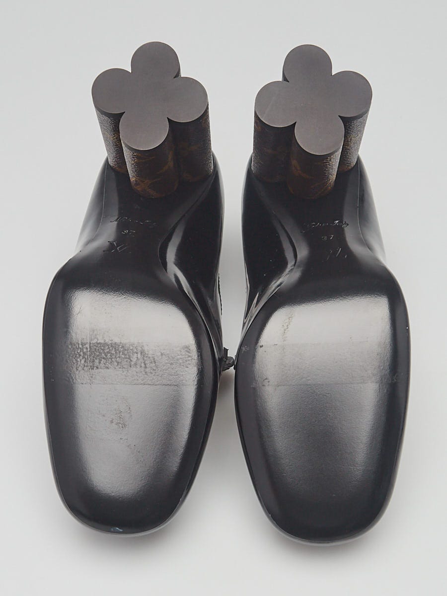 Patent leather ballet flats Louis Vuitton Silver size 37 EU in
