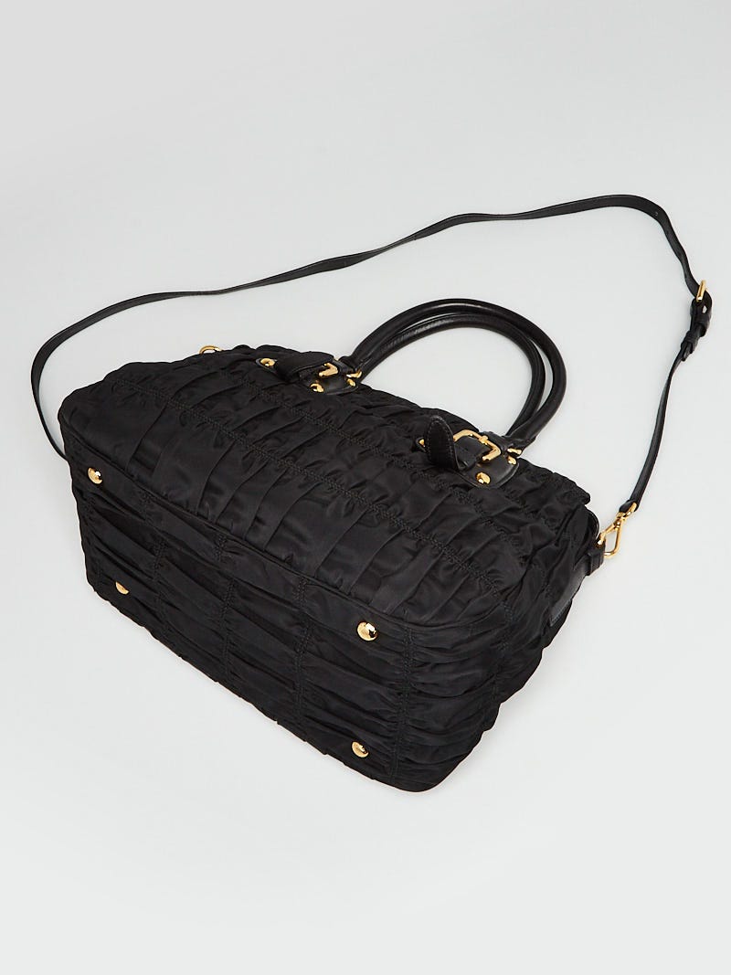 PRADA バック Prada Black Tessuto Nylon Gauffre Tote Bag BN1336 | Yoogi's Closet