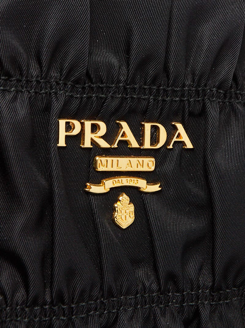 Prada Black Tessuto Nylon Gauffre Tote Bag BN1336 | Yoogi's Prada Black Tessuto Nylon Gauffre Tote Bag BN1336 | Yoogi's