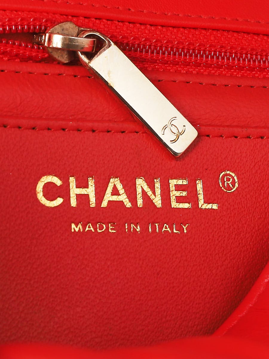 Chanel Red Chevron Quilted Lambskin Leather Classic Rectangular Mini Flap  Bag - Yoogi's Closet