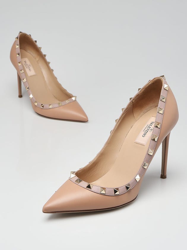 Valentino Poudre Pebbled Leather Rockstud Pumps Size 7.5/38