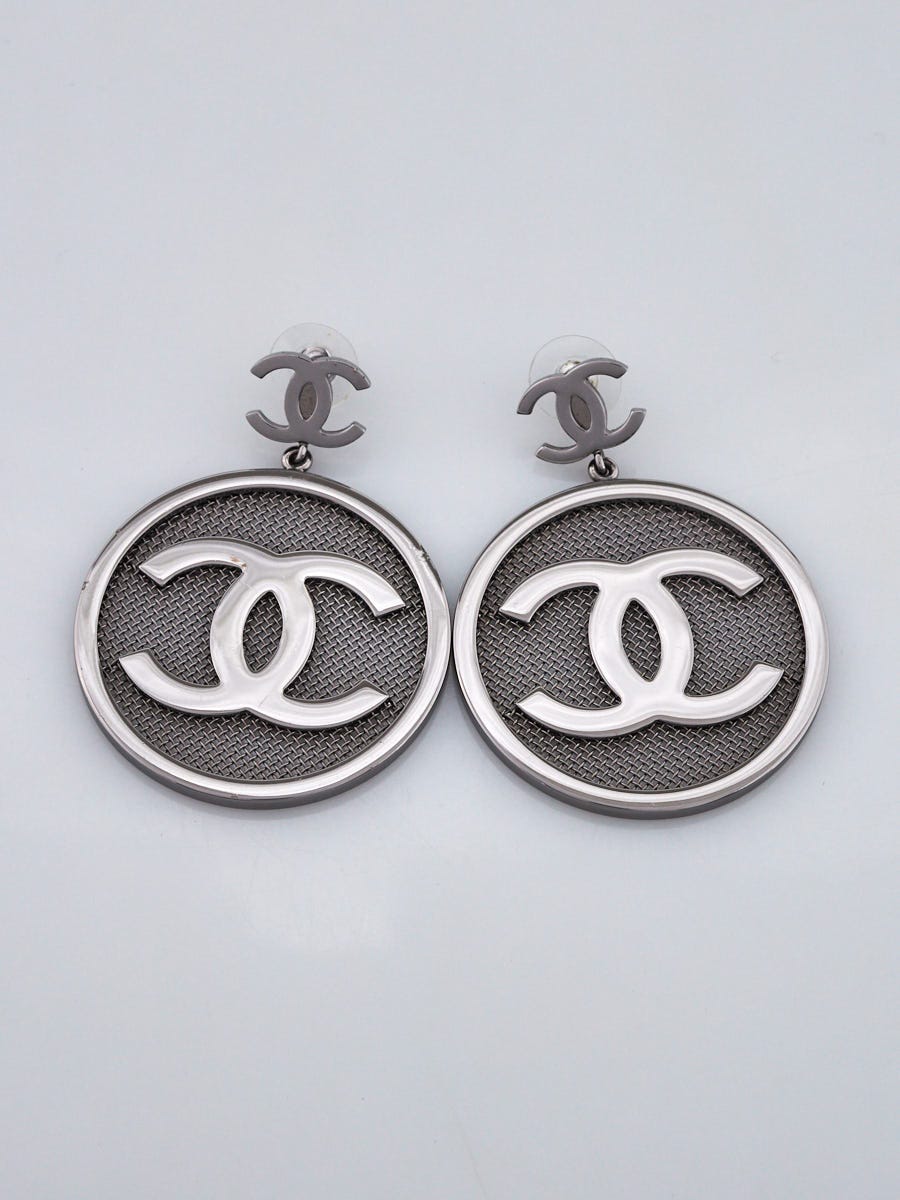 Chanel Ruthenium Mesh Large CC Circle Drop Earrings - Yoogi's Closet