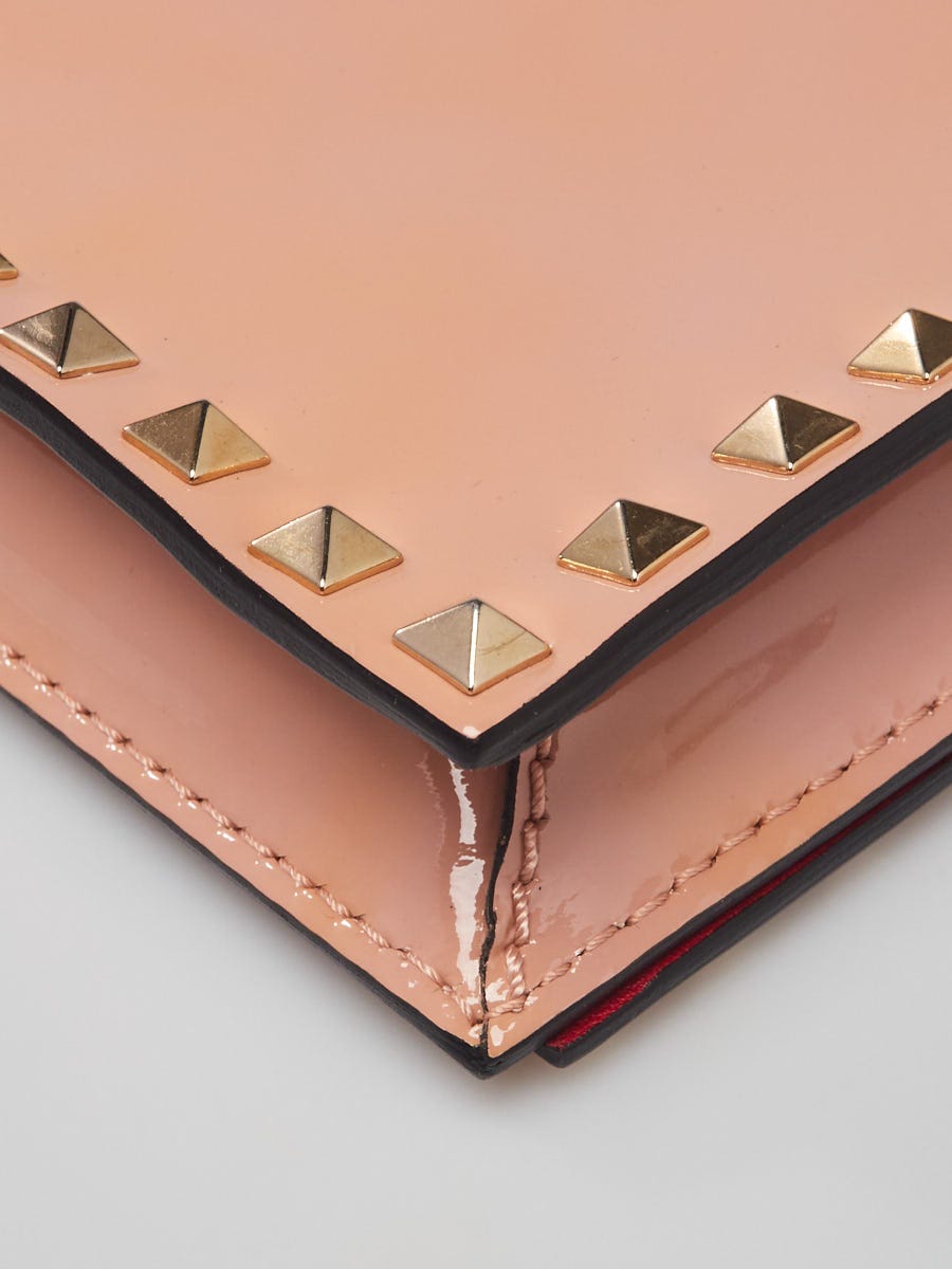 VALENTINO GARAVANI: Rockstud clutch in leather - Blush Pink  Valentino  Garavani clutch 3W2P0P87BOL online at
