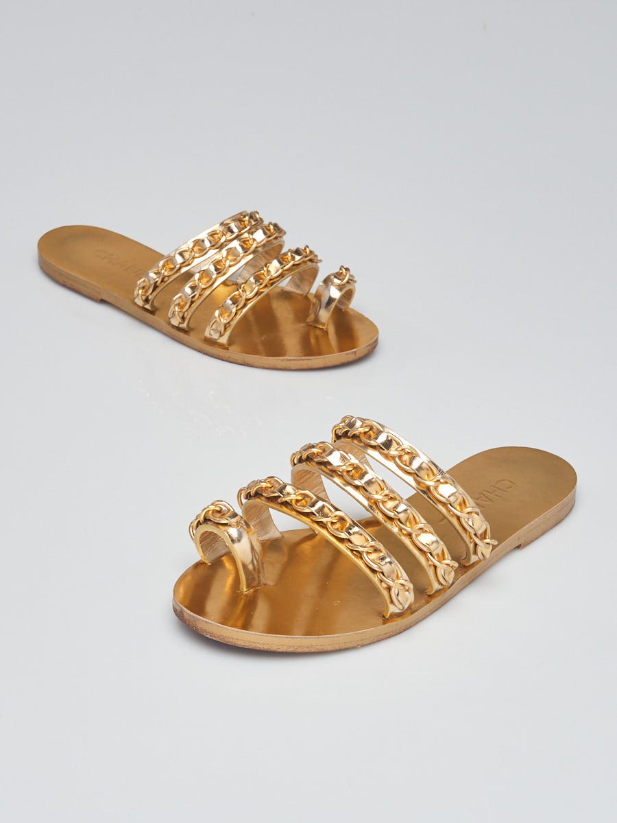 Skeptisk Seminar hagl Chanel Goldtone Leather and Chain Sandals Size 6/36.5 - Yoogi's Closet