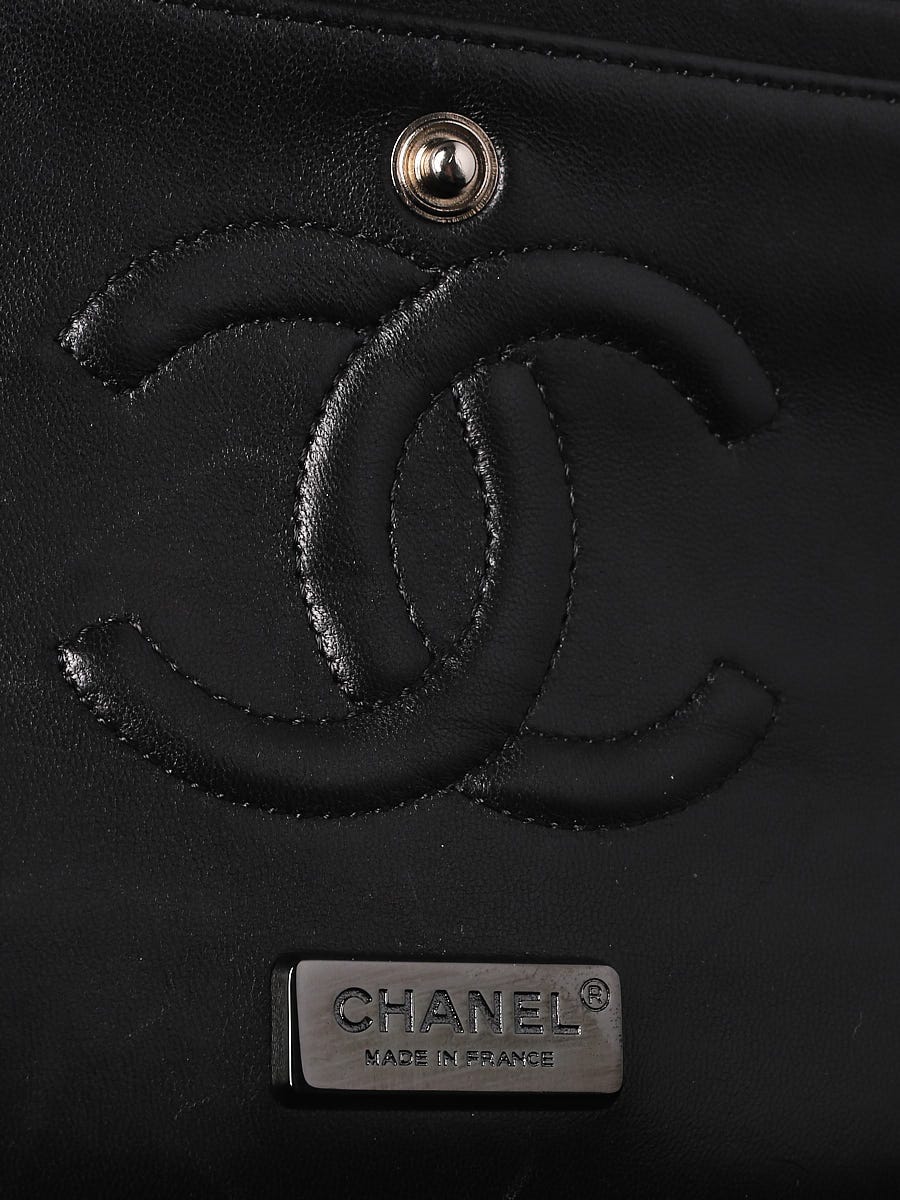 Chanel Light Grey Patent Vinyl Lipstick Ligne Medium Flap Bag - Yoogi's  Closet