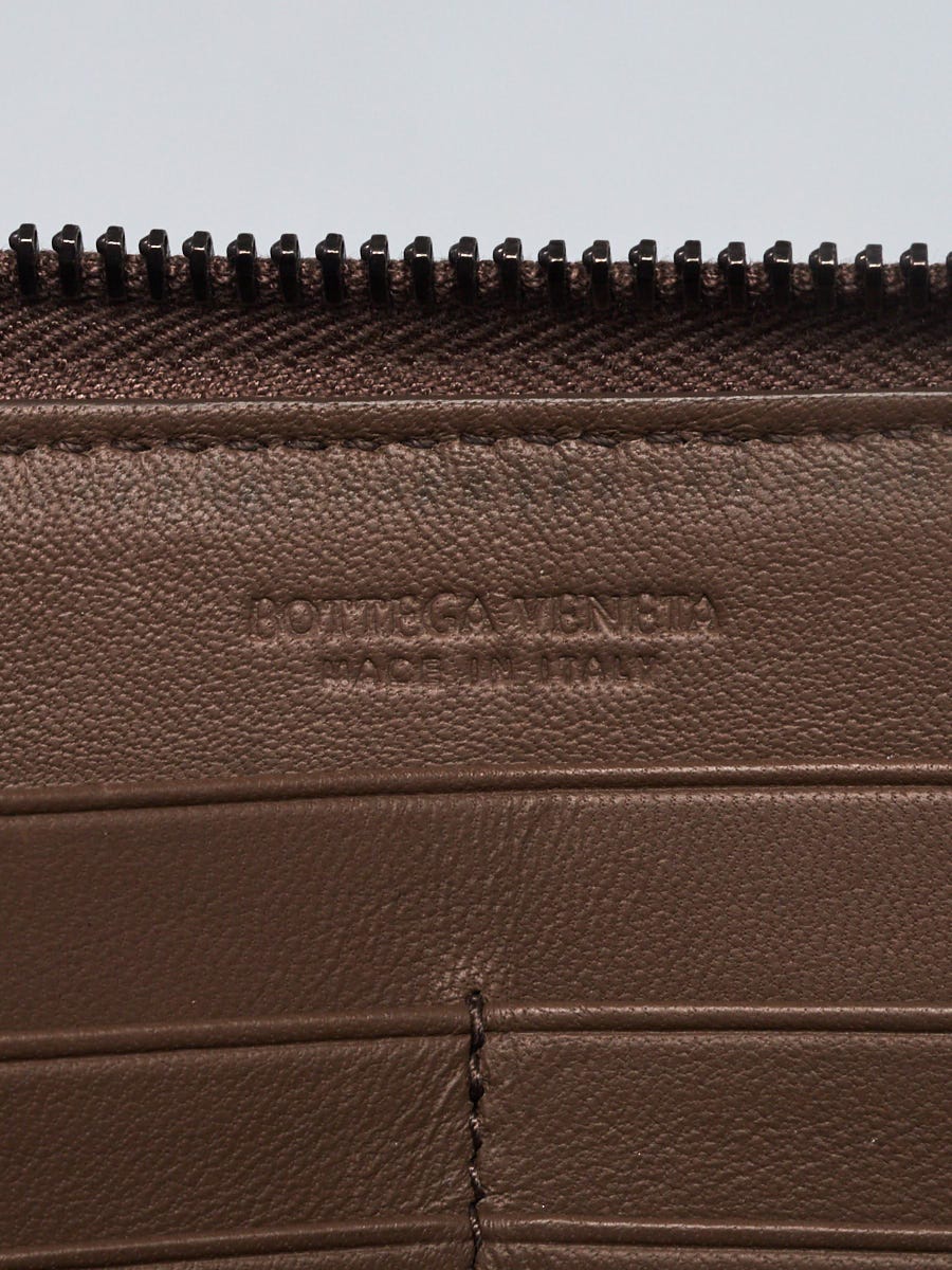 Intrecciato Zipped Card Holder in Brown - Bottega Veneta