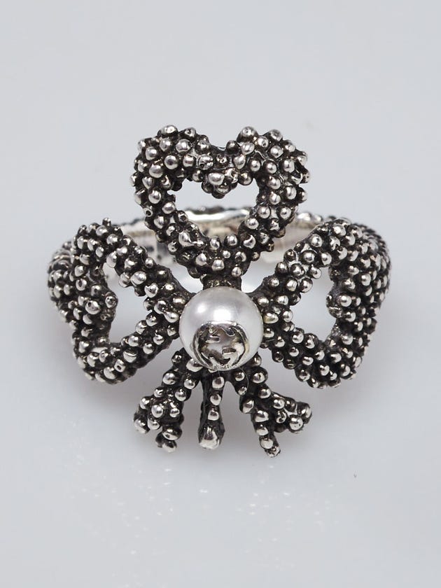 Gucci Aged Silver and Glass Pearl Ring Size 7