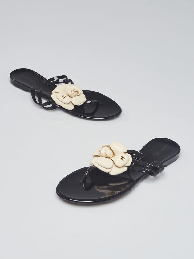 Chanel Black Rubber Camellia Flower Thong Sandals Size 9.5/40