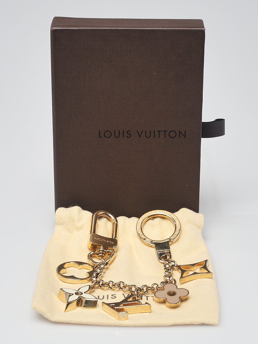 Louis Vuitton Silver Metal LV Initial Key Holder/Bag Charm - Yoogi's Closet