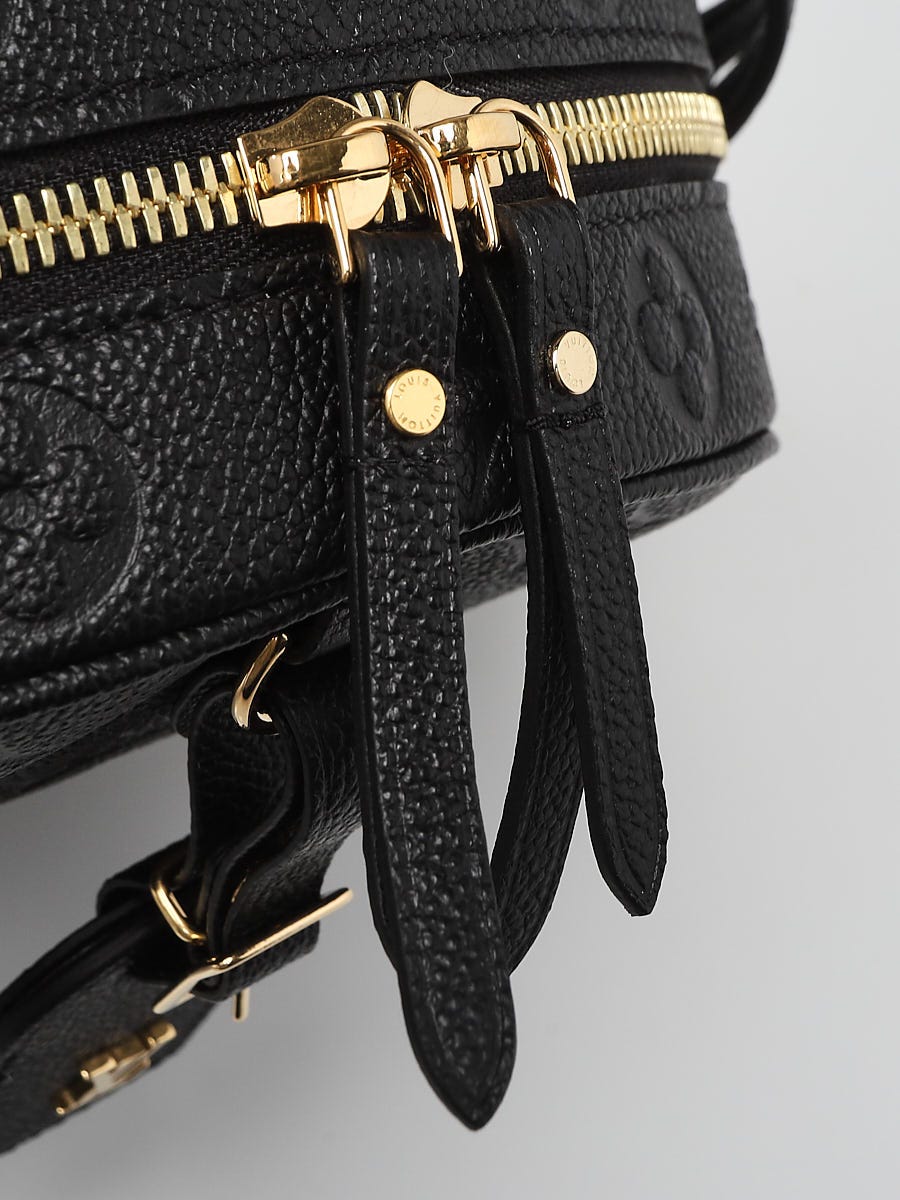 Boîte chapeau souple leather handbag Louis Vuitton Black in