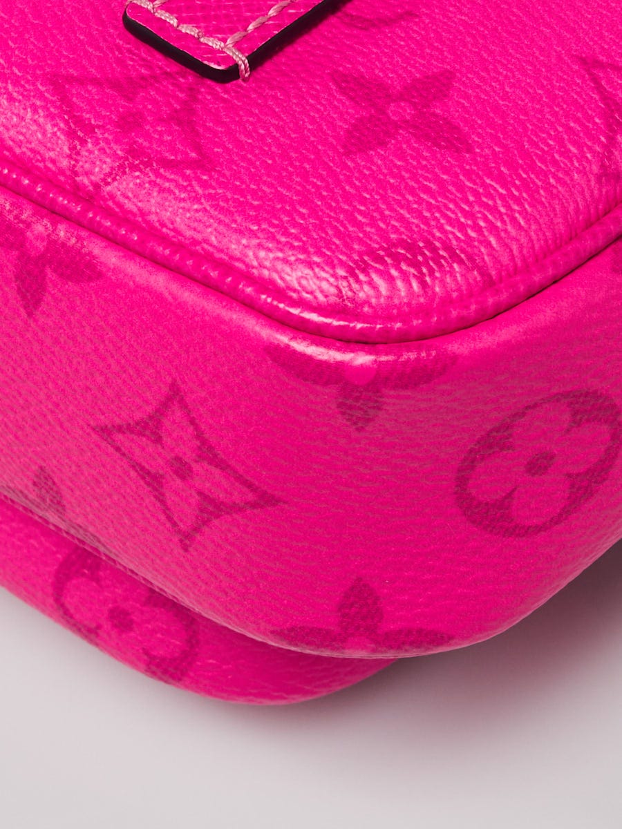 BRAND NEW Louis Vuitton Taiga Monogram Outdoor Pouch Bum Bag Fuschia / Hot  Pink