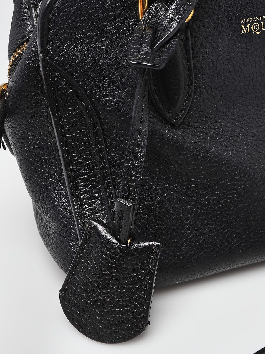 【関税込み】McQueen ブラック スモール スカル バッグ McQueen Small Skull Leather Crossbody Bag | Saks Fifth Avenue