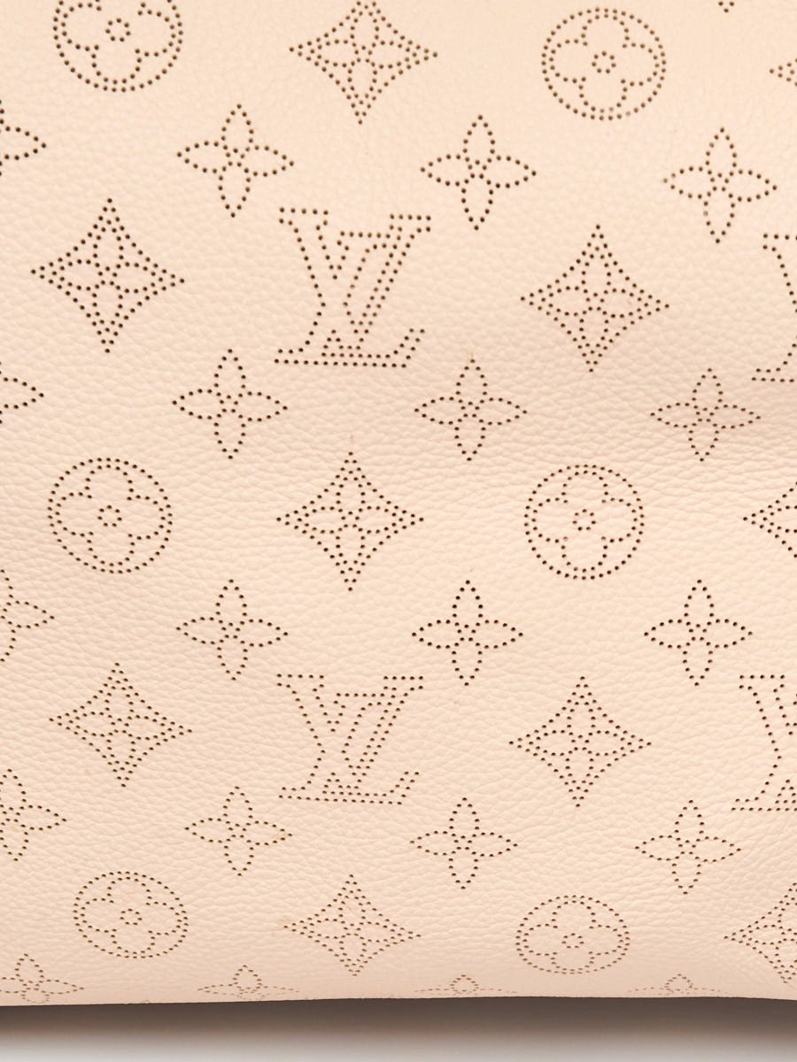 Mahina leather handbag Louis Vuitton Beige in Leather - 27472664