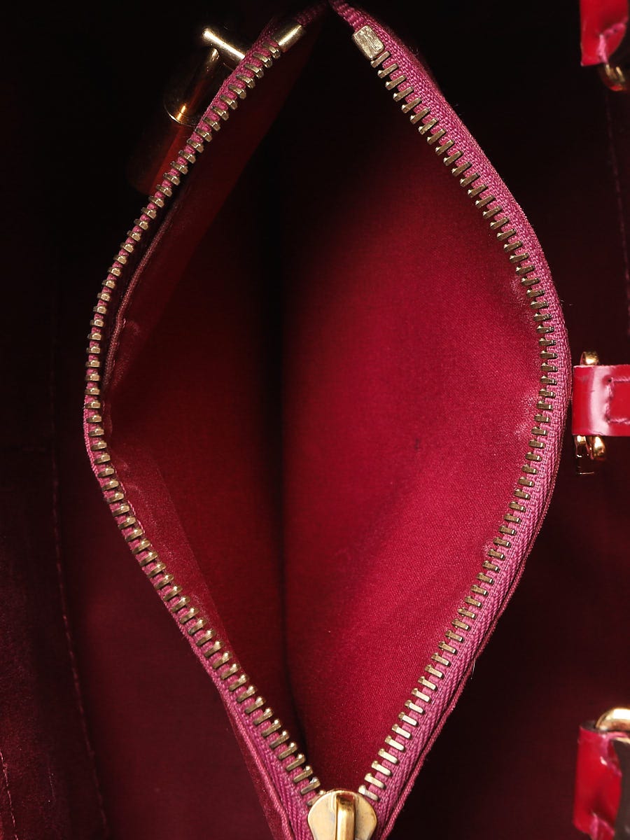 LOUIS VUITTON Pasadena Vernis Patent Leather Shoulder Bag Magenta