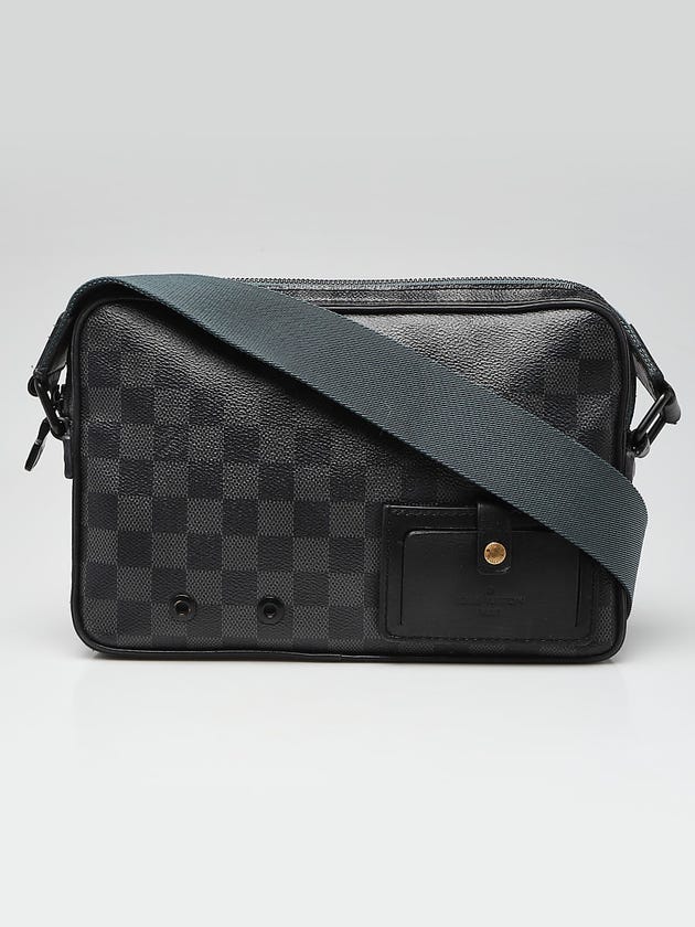 louis vuitton alpha backpack price Monogram Galaxy Justin Reed This backpack includes an inside padded pocket that fits a 14 inch laptop LOUIS VUITTON Discovery Cargo Backpack