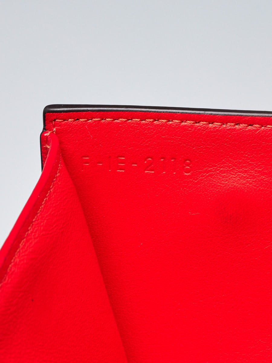 Céline Celine Grained Calfskin Leather Large Bicolour Strap Wallet In  Powder / Red Cream ref.939219 - Joli Closet
