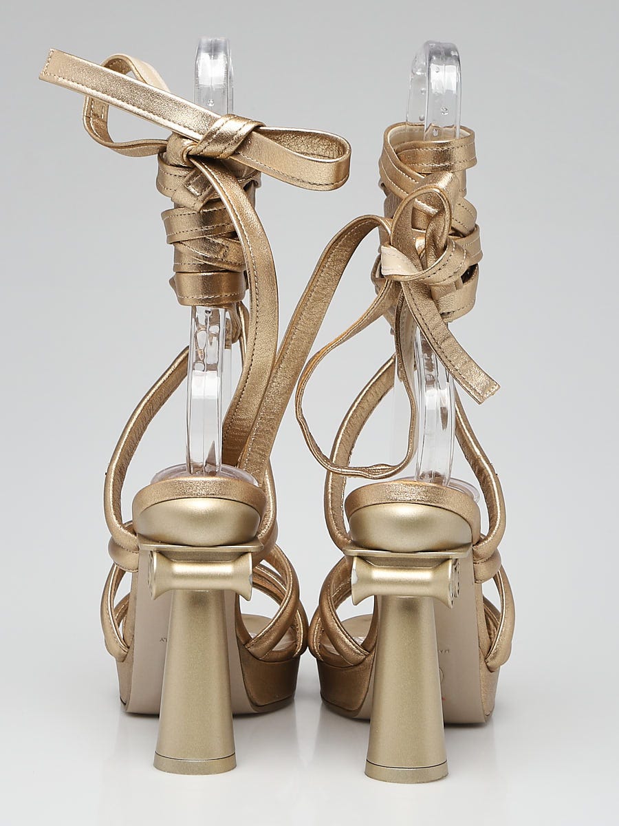 Chanel Gold Leather Strappy Sandals Size 6.5/37 | Yoogi's Closet Chanel Gold Leather Strappy Sandals Size 6.5/37 | Yoogi's Closet