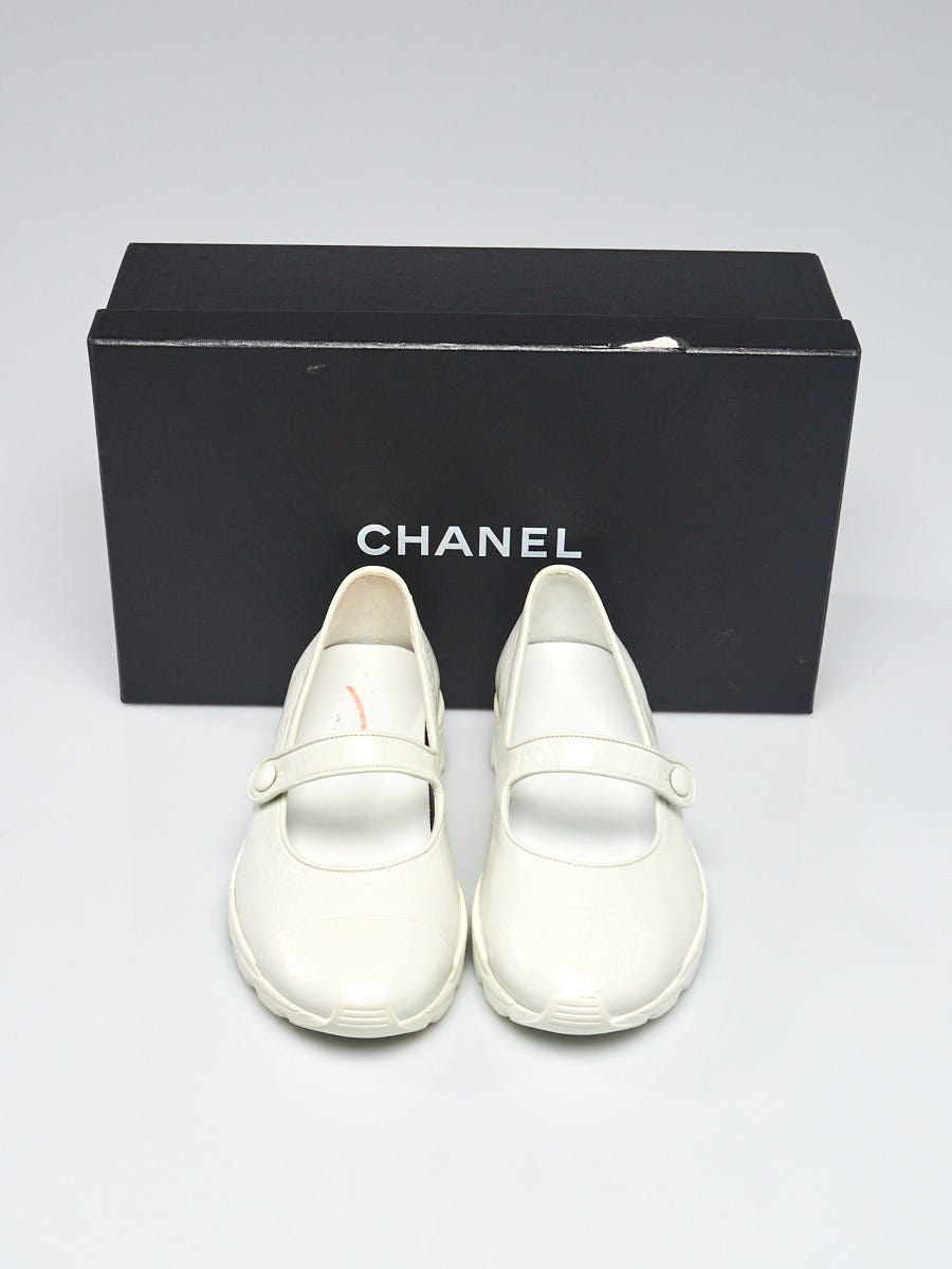 Chanel White Crinkled Leather Mary Jane Flats Size 6/36.5