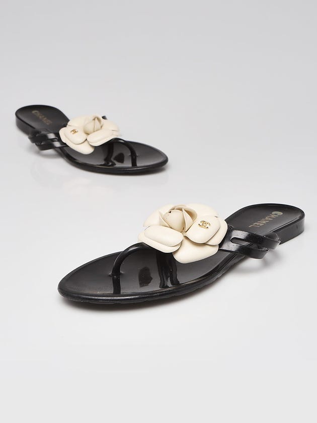 Chanel Black Rubber Camellia Flower Thong Sandals Size 8.5/39