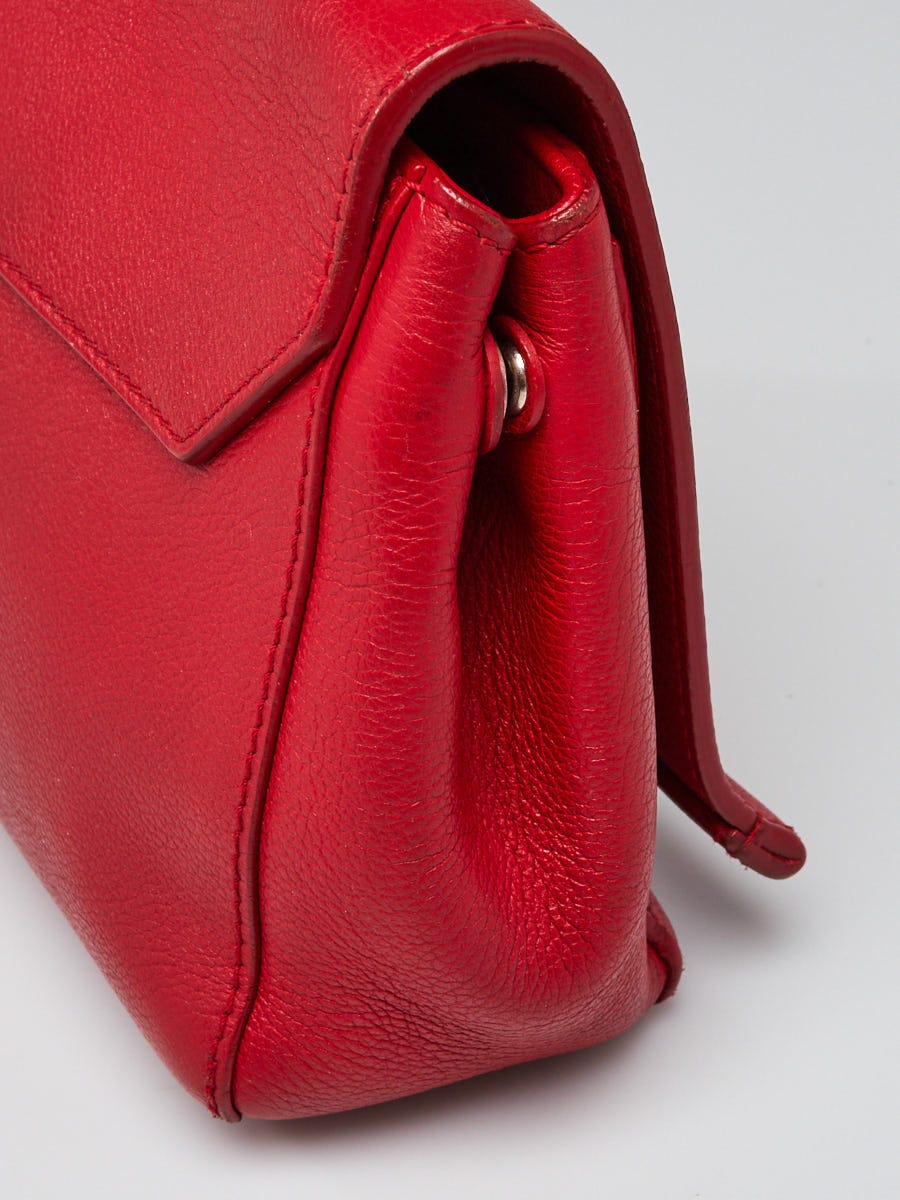 Louis Vuitton Rubis Pebbled Leather Lockme II BB Bag - Yoogi's Closet