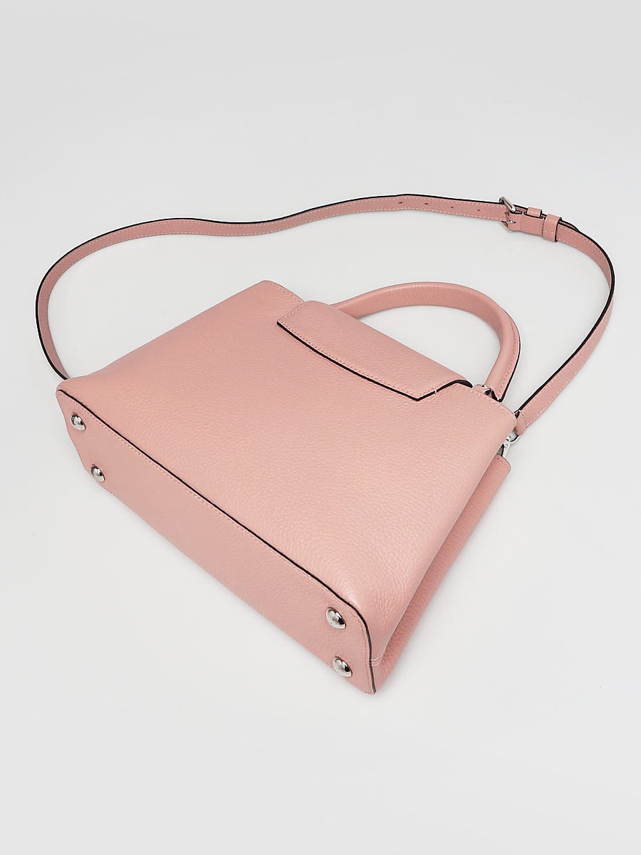 Capucines leather handbag Louis Vuitton Navy in Leather - 31220584