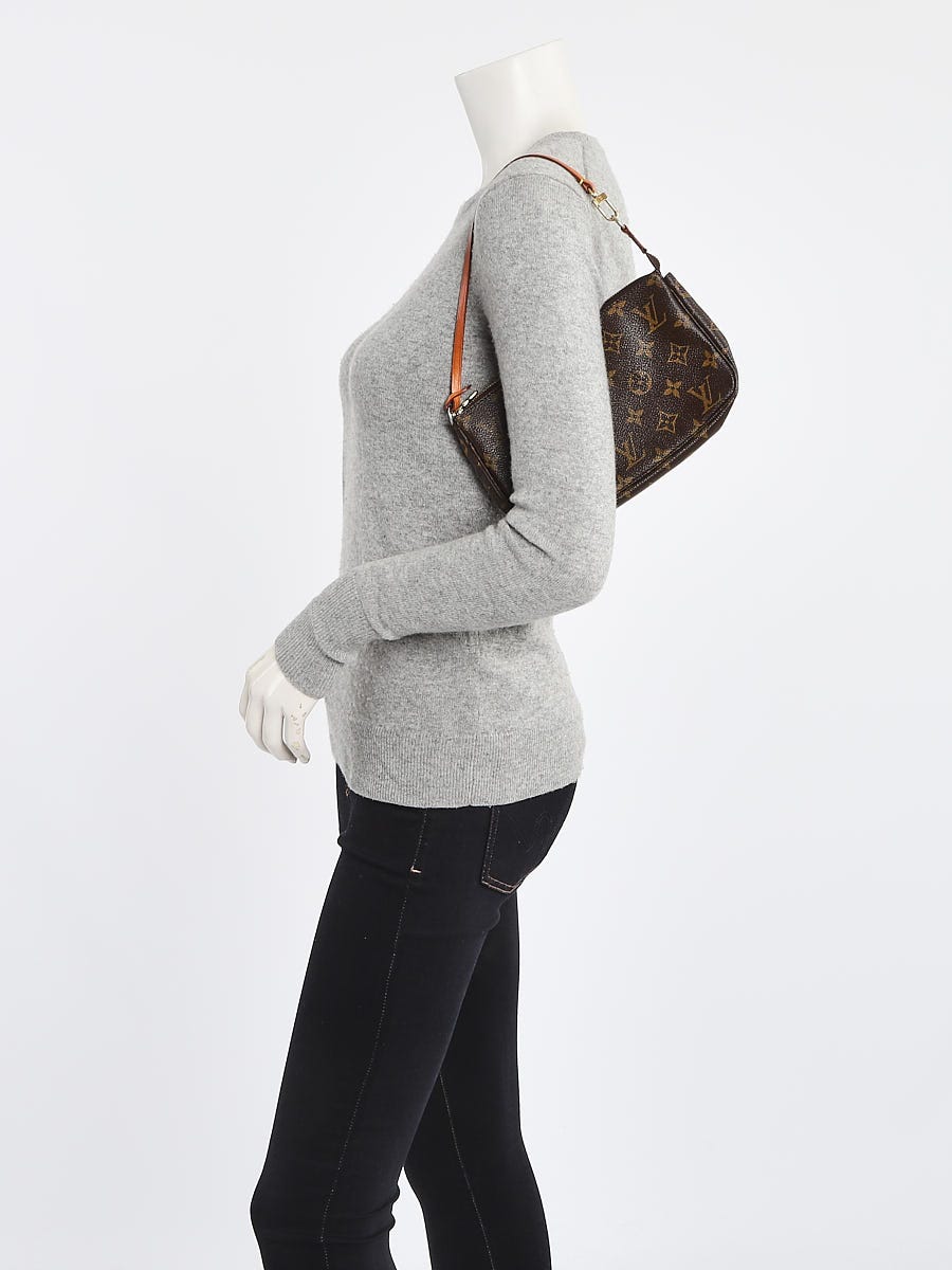 Louis Vuitton Rouge Monogram Geant Canvas Double Zip Pochette Bag - Yoogi's  Closet