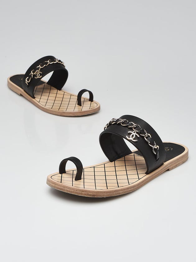 Chanel Black Leather Chain Thong Sandals Size 7.5/38