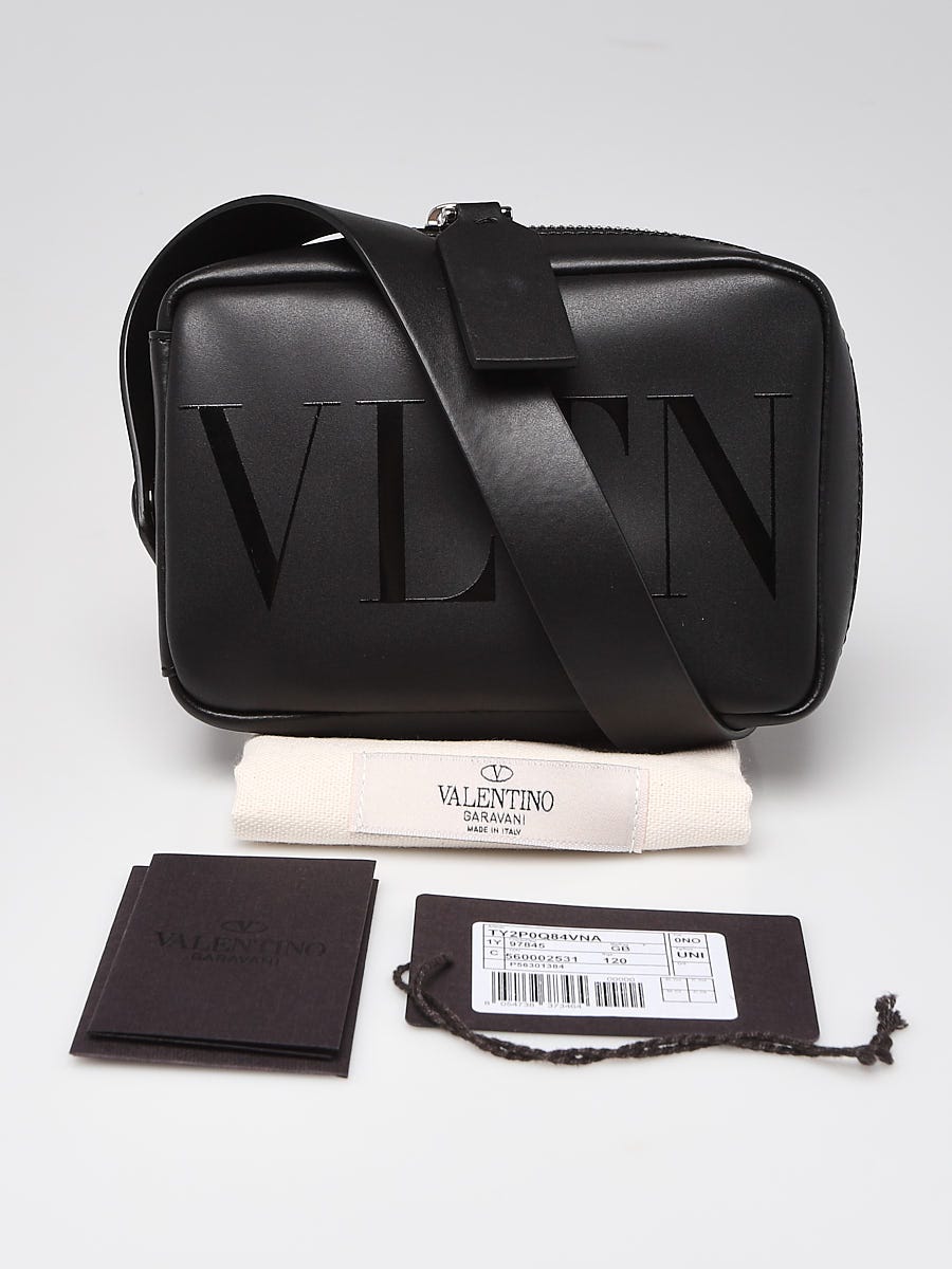 Valentino Garavani Vltn Leather Small Crossbody Bag In 黑色,白色