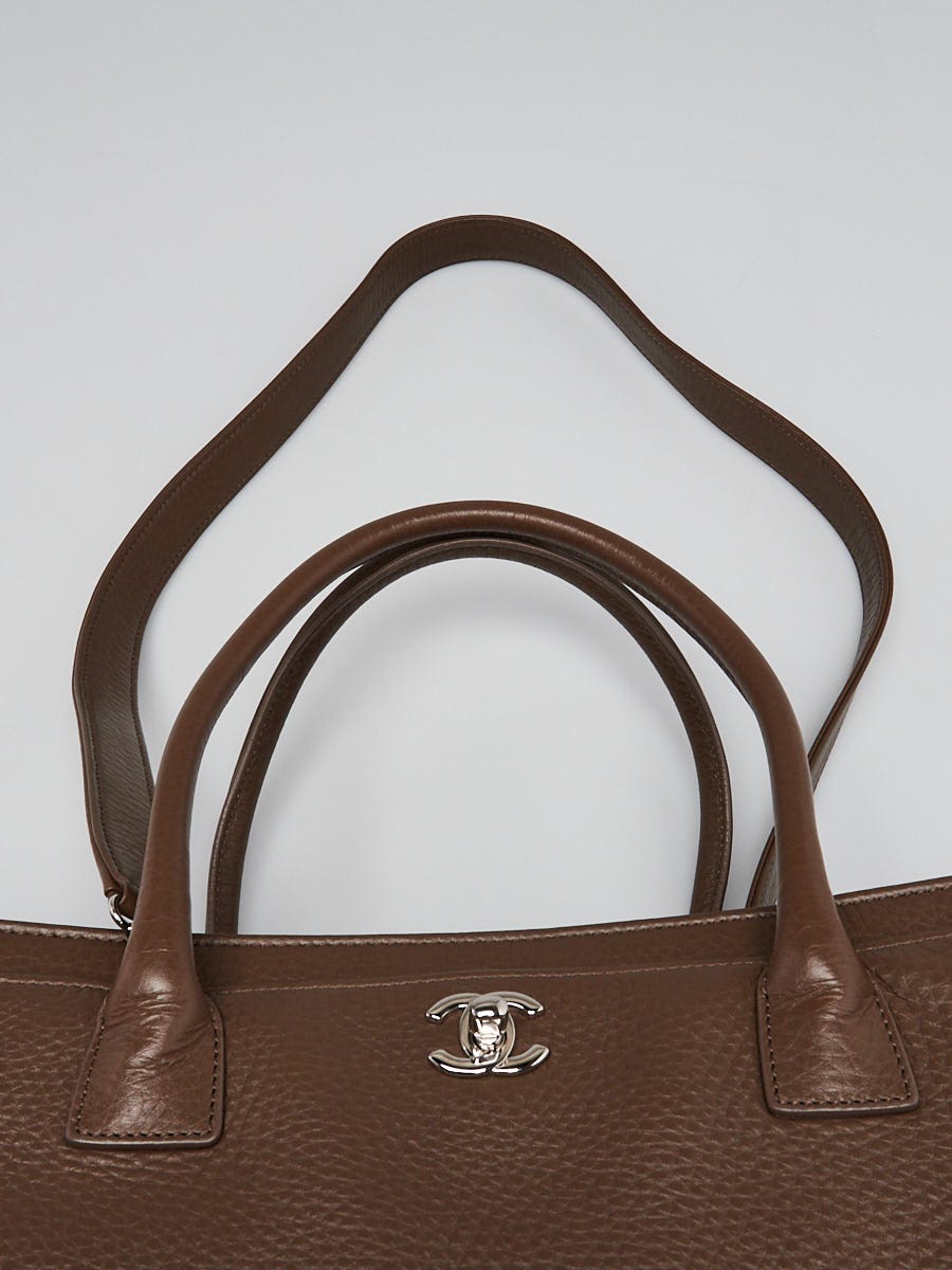 CHANEL ブラウンレザートートバッグ Chanel Brown Pebbled Leather Cerf Shopping Tote Bag | Yoogi's Closet