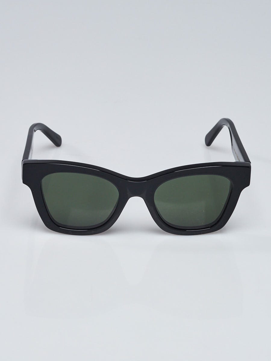 Louis Vuitton Black Plastic Square Frame Blanca Sunglasses  display picture 2