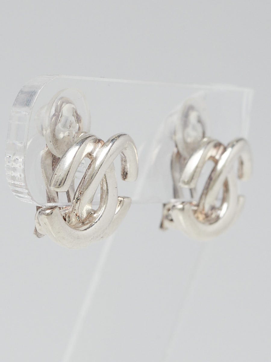 Chanel Silver Metal CC Turnlock Clip On Earrings