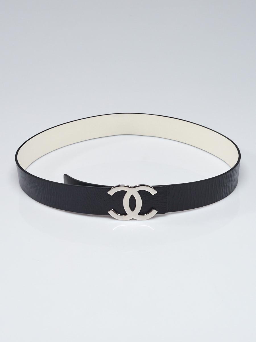Chanel Black/White Leather Reversible CC Belt Size 90/36 - Yoogi's Closet