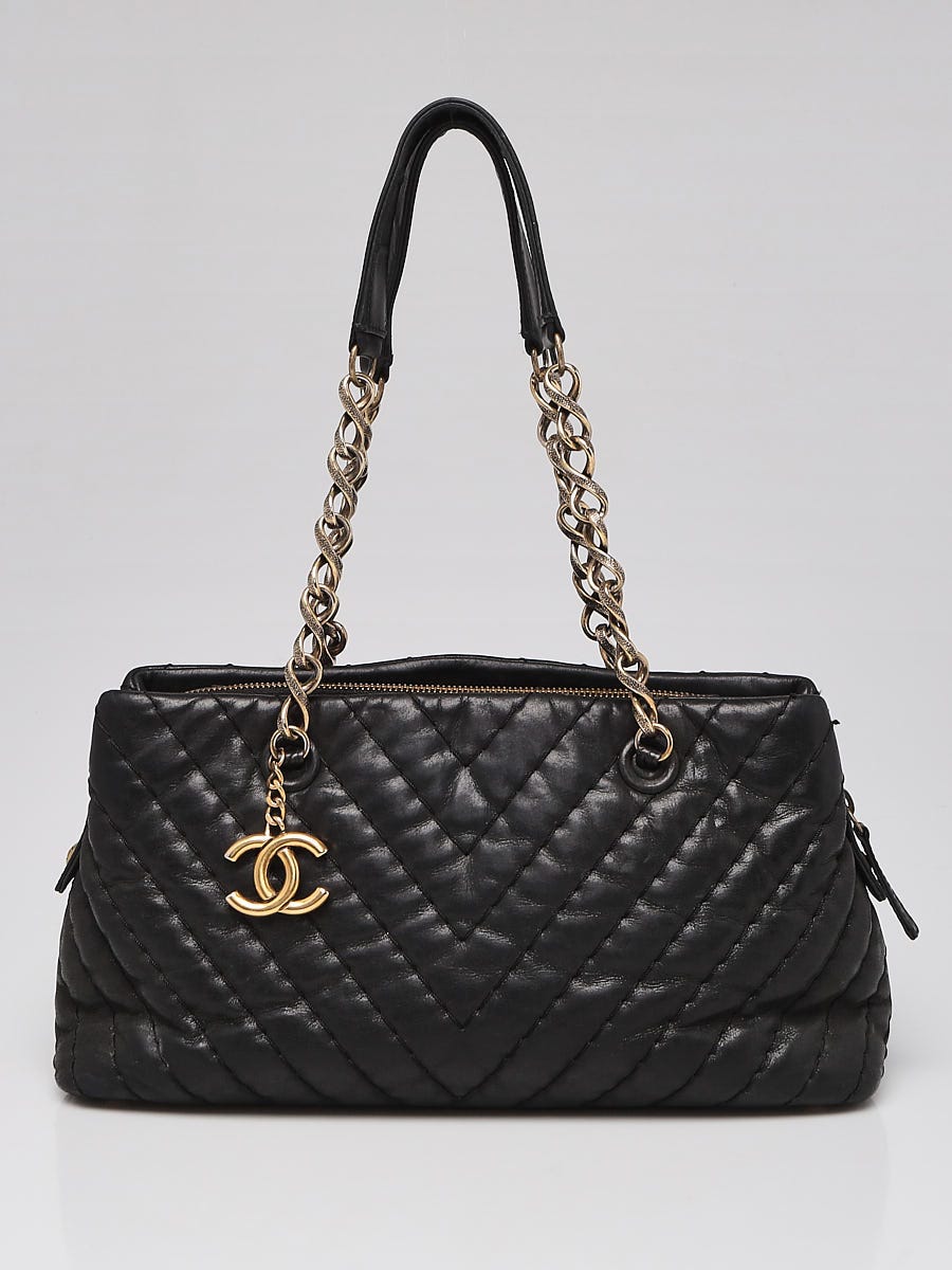 Chanel Black Chevron Quilted Iridescent Leather Surpique Small