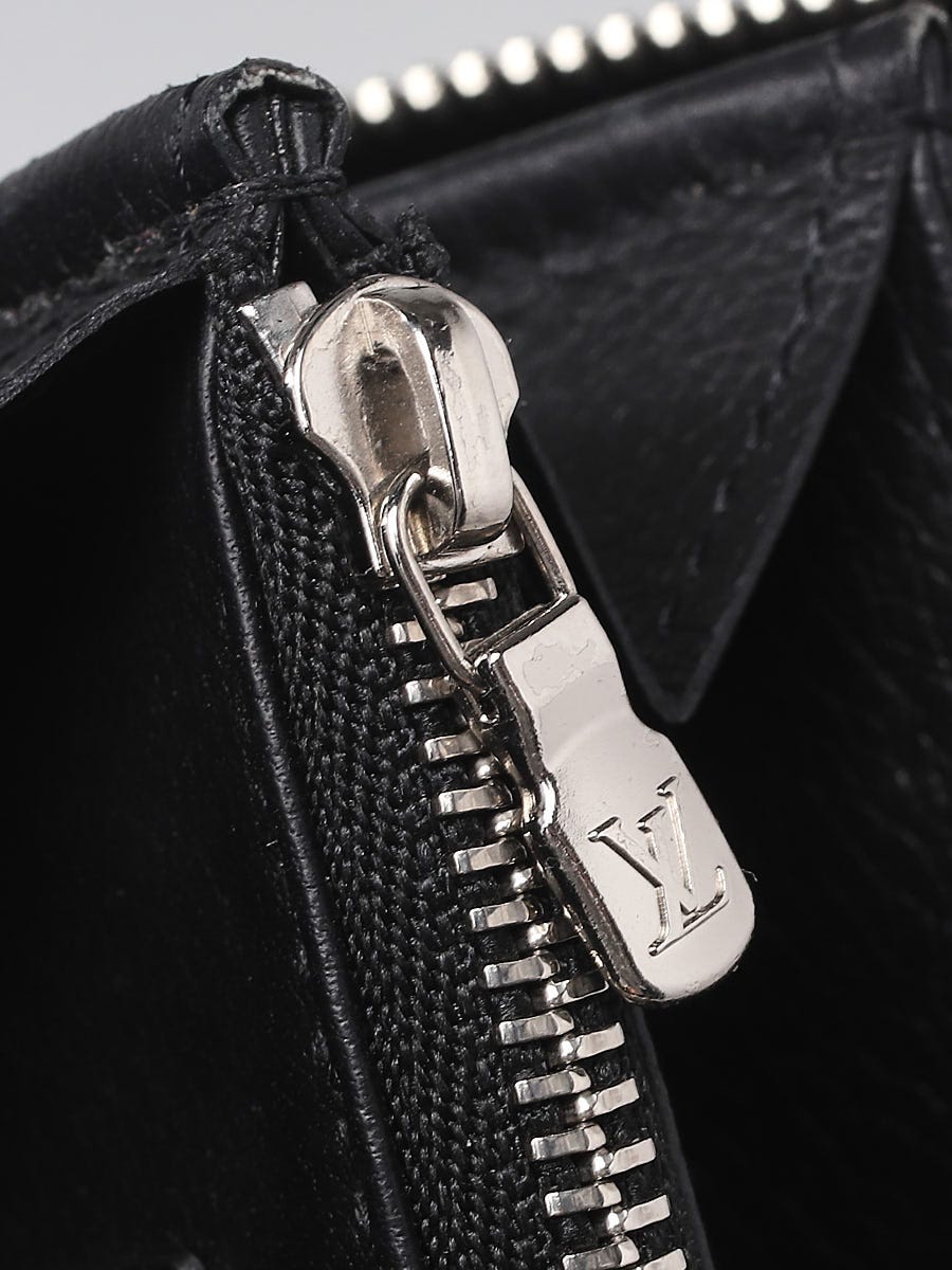 Louis Vuitton Black Leather Lockme Zippy Wallet