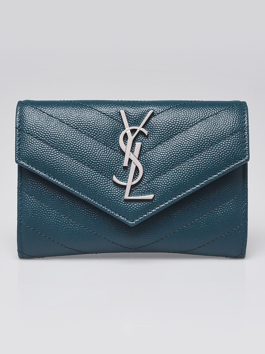 YSL Green Envelope bag: Review and what fits inside 