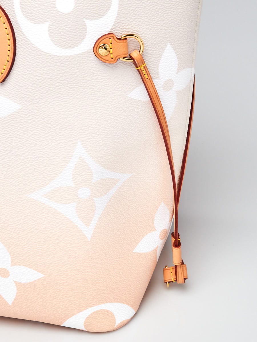 Summer By the Pool Collection  Louis vuitton bag, Louis vuitton, Louis  vuitton bag neverfull