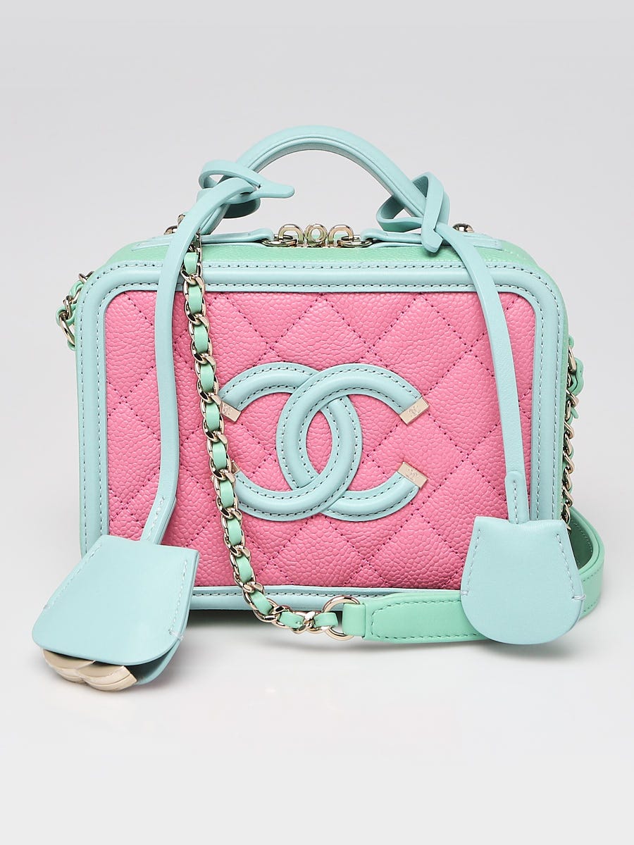 CHANEL ケース Chanel Pink/Green/Blue Quilted Caviar Leather Filigree Small