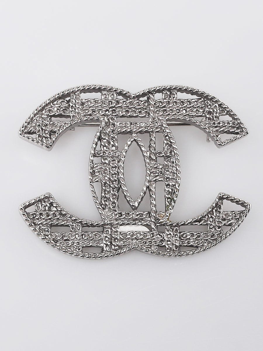 Chanel Silvertone Metal Chain-link CC Pin Brooch - Yoogi's Closet