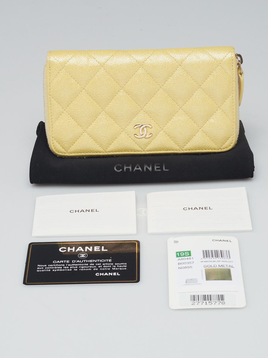 Chanel Iridescent Quilted Zip Coin Purse in Yellow Caviar Leather  ref.696108 - Joli Closet