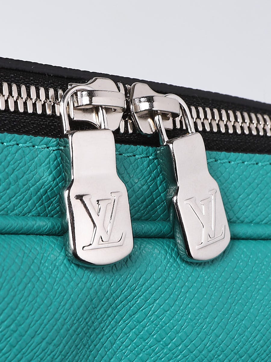 Louis Vuitton Vert Monogram Taigarama Canvas Outdoor Messenger Bag -  Yoogi's Closet