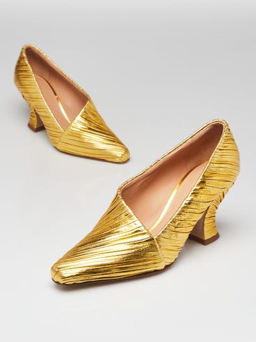 Bottega Veneta Gold Folded Leather Almond Heels Size 7/37.5 | Yoogi's Closet Bottega Veneta Gold Folded Leather Almond Heels Size 7/37.5 | Yoogi's Closet