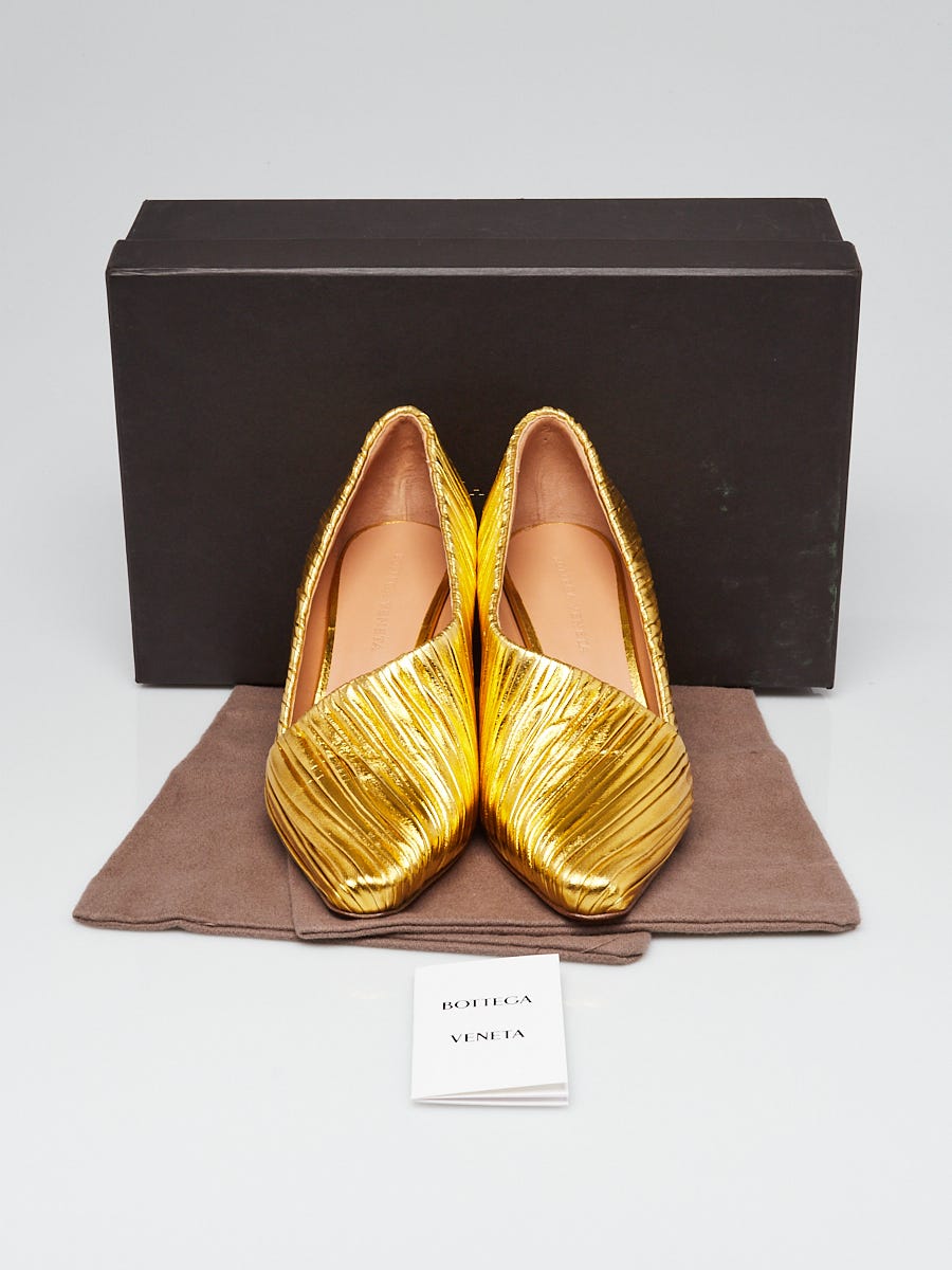 Bottega Veneta Gold Folded Lame Leather Pumps Size 8/38.5 