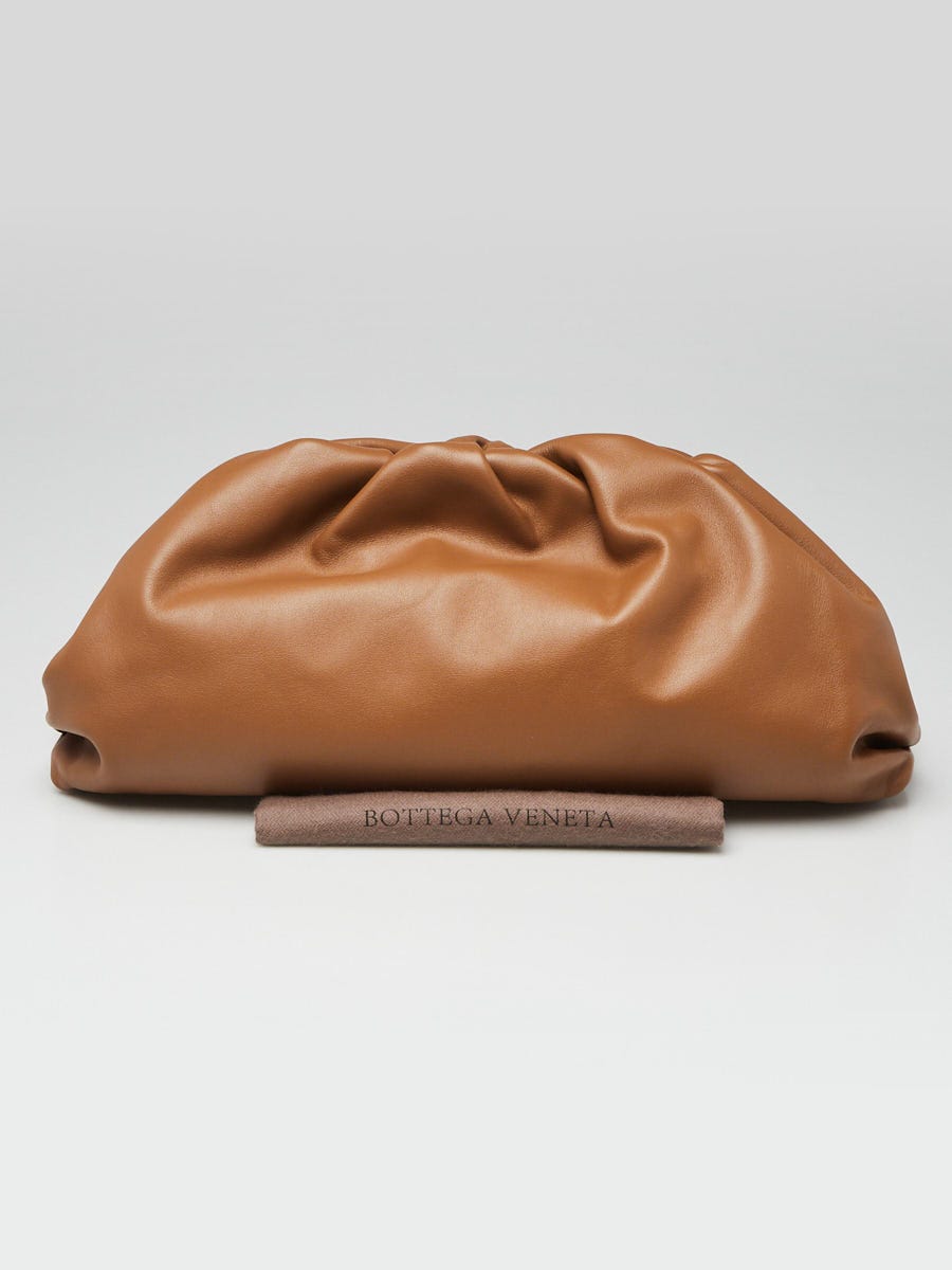 BOTTEGA VENETA ダークブラウン ポーチ Bottega Veneta Brown Leather The Pouch Clutch Bag | Yoogi's Closet