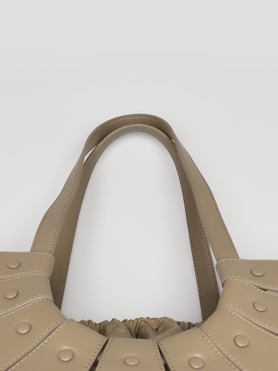 ラージサイズ【BOTTEGA VENETA】The Shell  トートバッグ Bottega Veneta Taupe Calfskin Leather Large Shell Bag