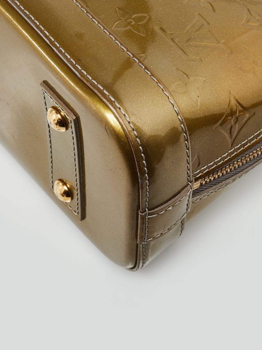 Louis Vuitton Vert Bronze Monogram Vernis Wilshire MM Bag For Sale at  1stDibs