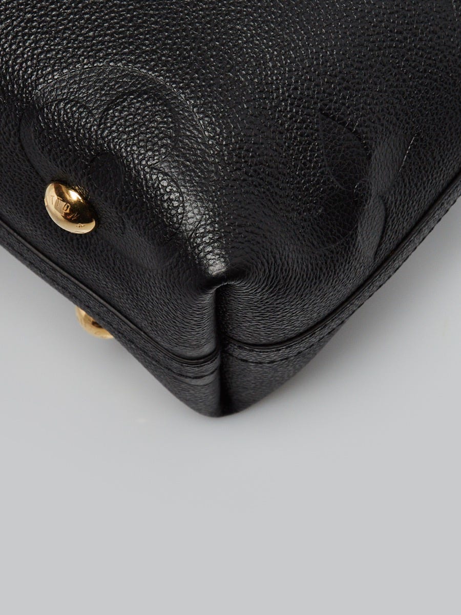 Louis Vuitton Black Monogram Giant Empreinte Leather CarryAll PM Bag -  Yoogi's Closet