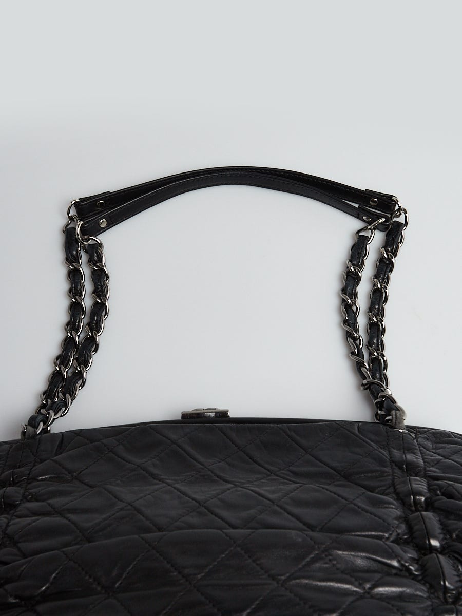 Leather handbag Chanel Black in Leather - 32414759