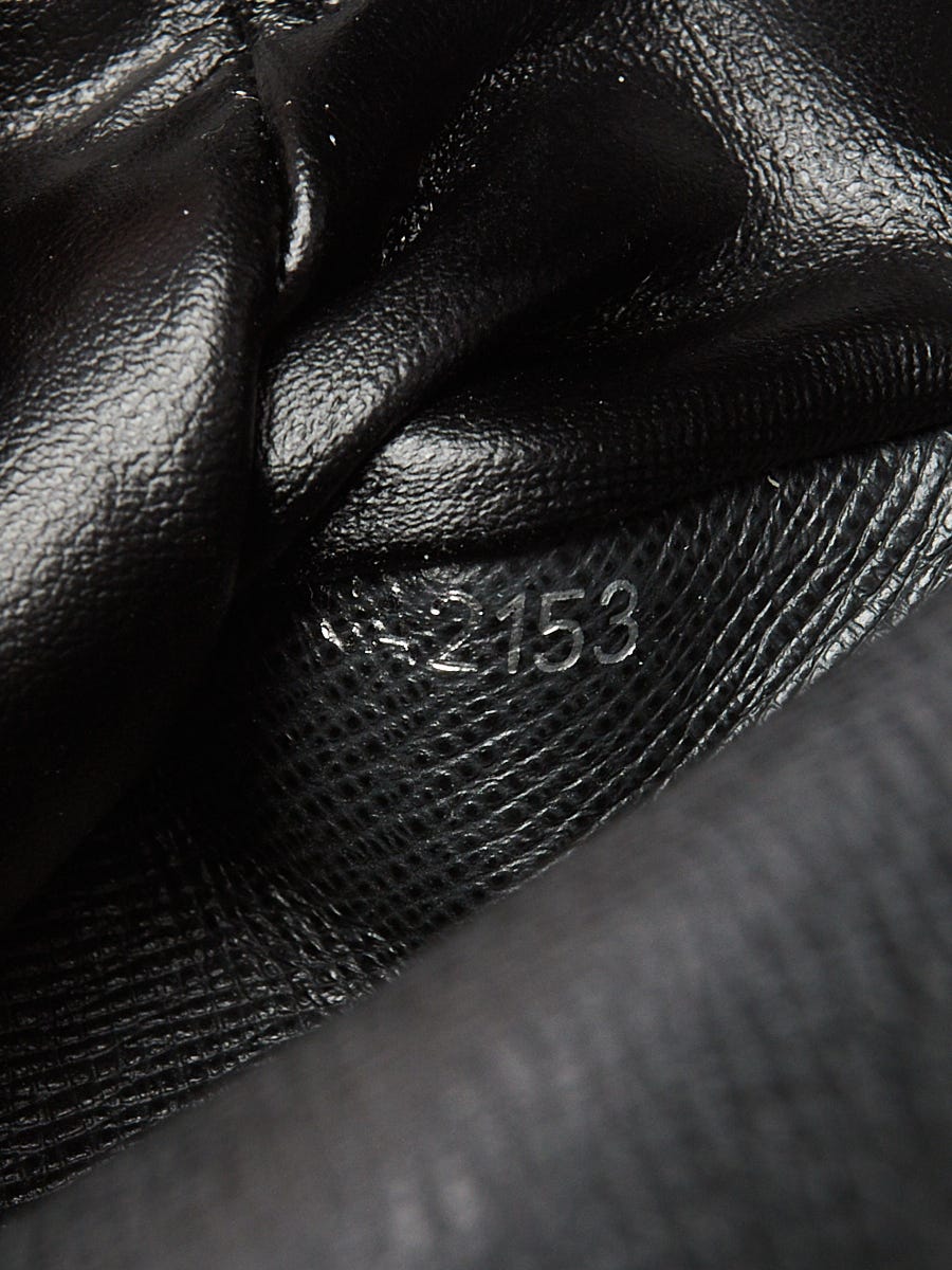 Louis Vuitton Black Taiga Leather Multiple Wallet - Yoogi's Closet