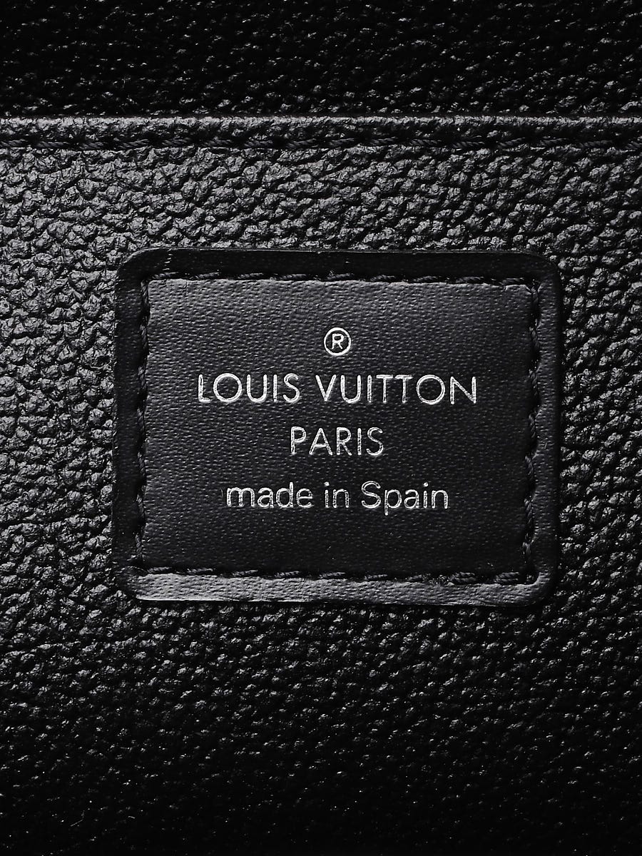 Louis Vuitton Vintage - Taiga Toiletry Pouch GM - Black - Taiga