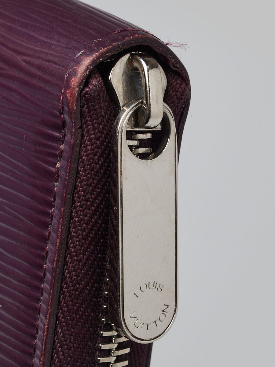 Louis Vuitton Authentic Epi Leather Cassis Clutch Purse Wallet